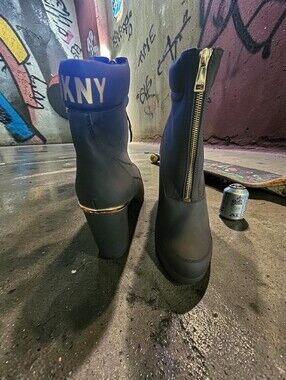 DKNY Black Platform Booties – Size 11M